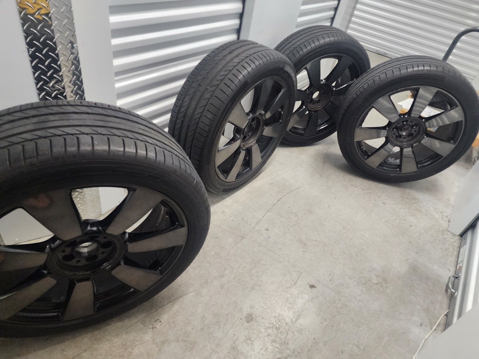 ROLLS ROYCE CULLINAN OEM FACTORY 22\