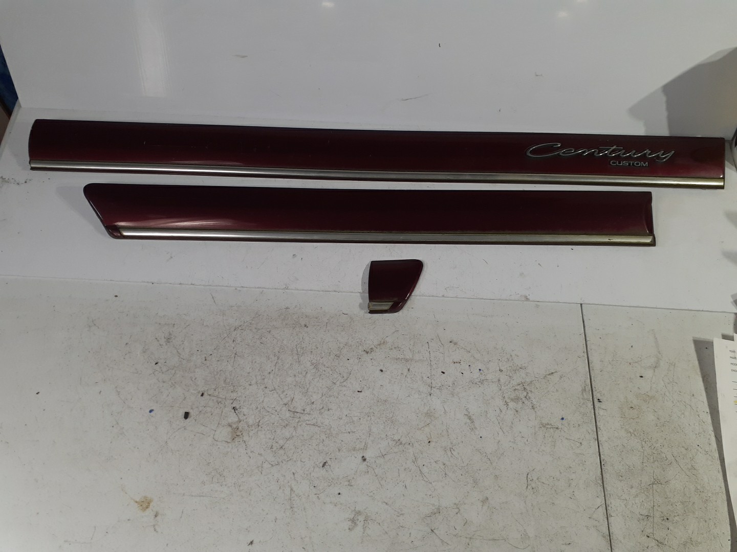 97-05 Buick Century Passenger Door Molding Set 3pc Red OEM 97-05 Buick Century Passenger Door Molding Set 3pc Red OEM
