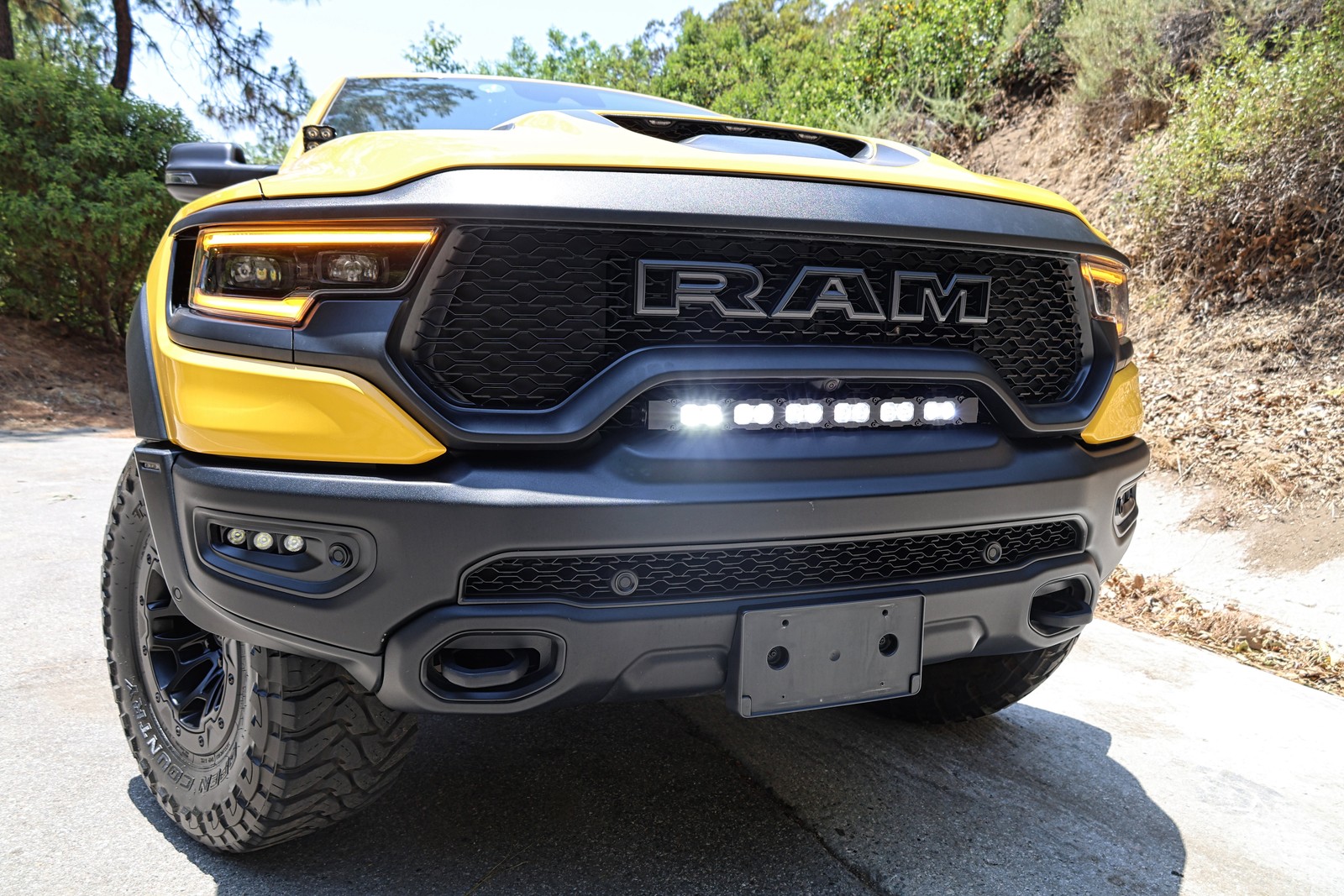 M&R kit compatible with - 2021+ RAM 1500 TRX 23in Light Bar - PRO