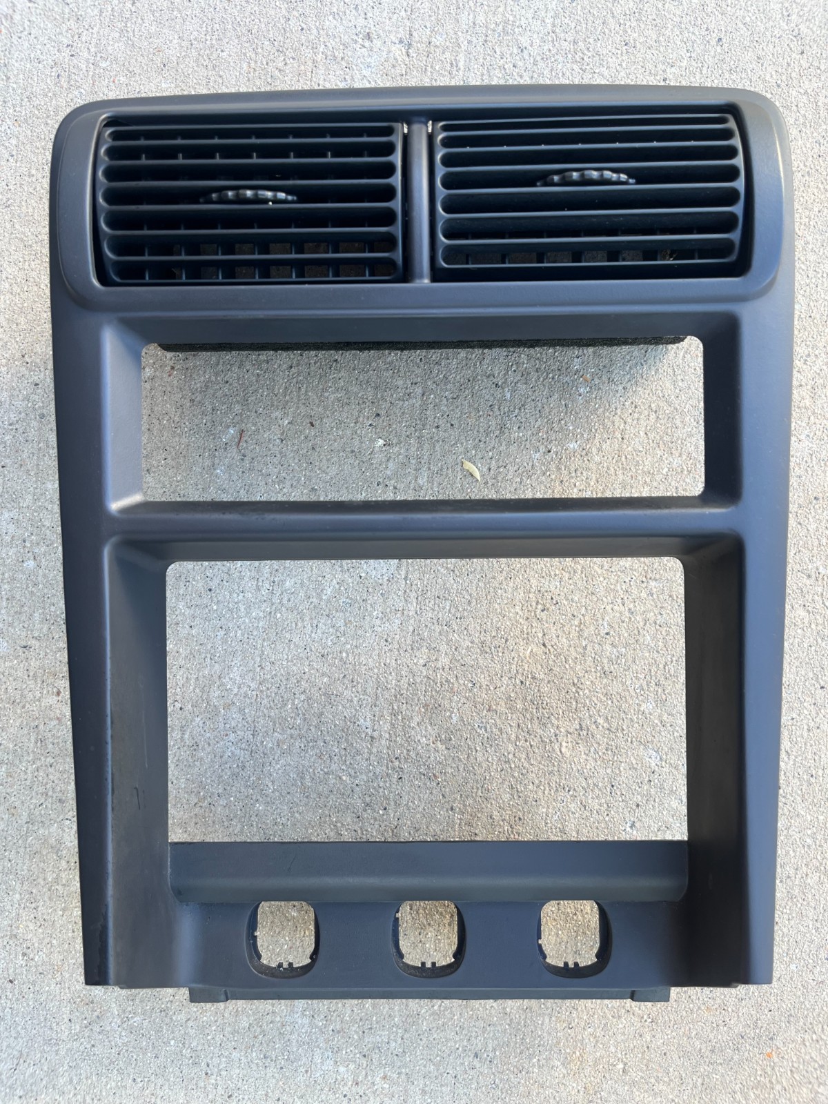 2001-2004 OEM Mustang Dash Climate Control Bezel Trim Radio Center Vents
