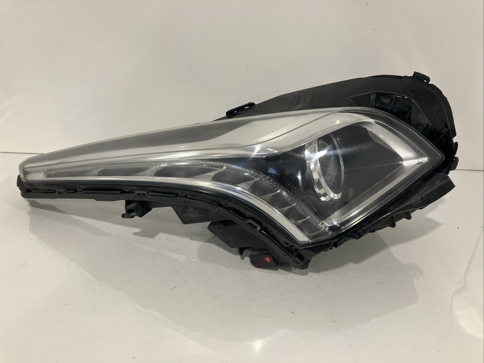 2014 - 2019 Cadillac CTS Passenger Right RH Halogen Headlight OEM 1225