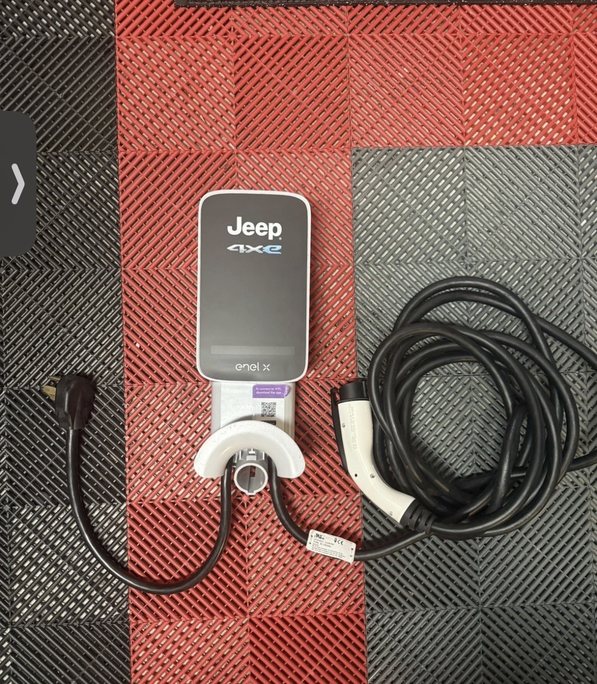 Jeep Wrangler 4Xe Enel X Mopar Home Charger 240V 32 amp JuiceBox 32 W/ Lock/keys Jeep Wrangler 4Xe Enel X Mopar Home Charger 240V 32 amp JuiceBox 32 W/ Lock/keys