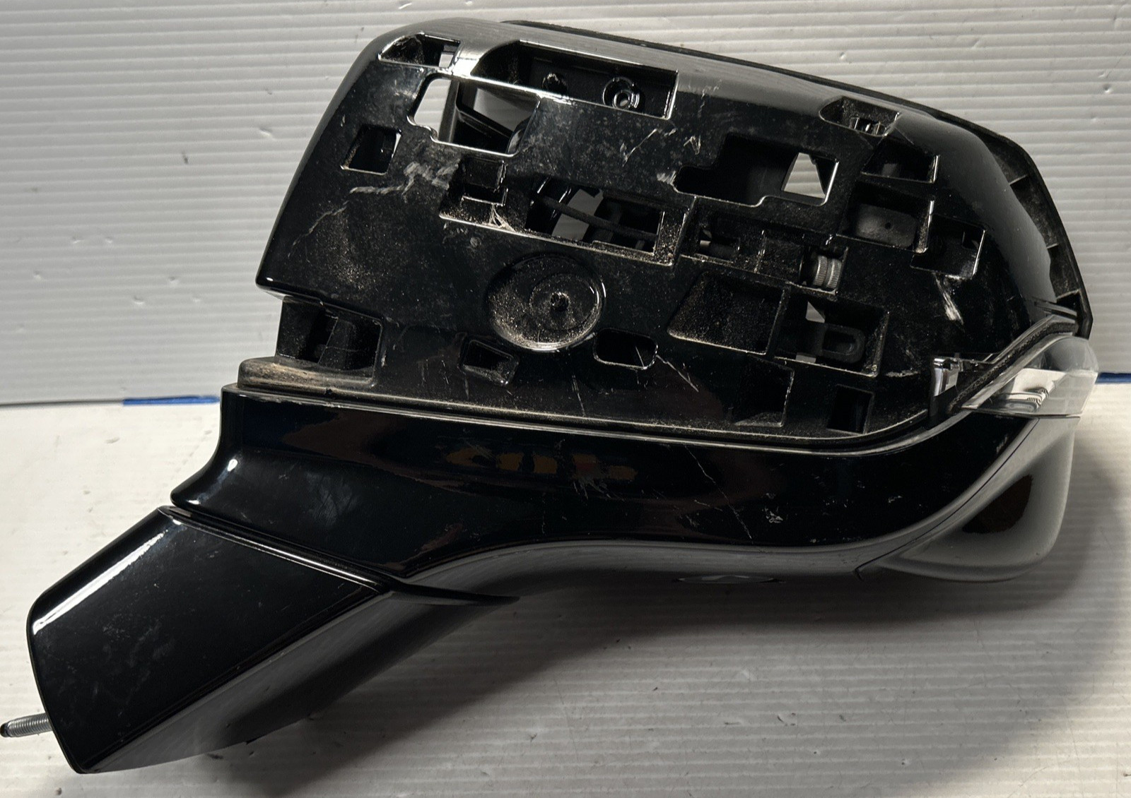 2021 - 2025 Escalade Yukon Tahoe Door Mirror Camera Signal Driver OEM 0409