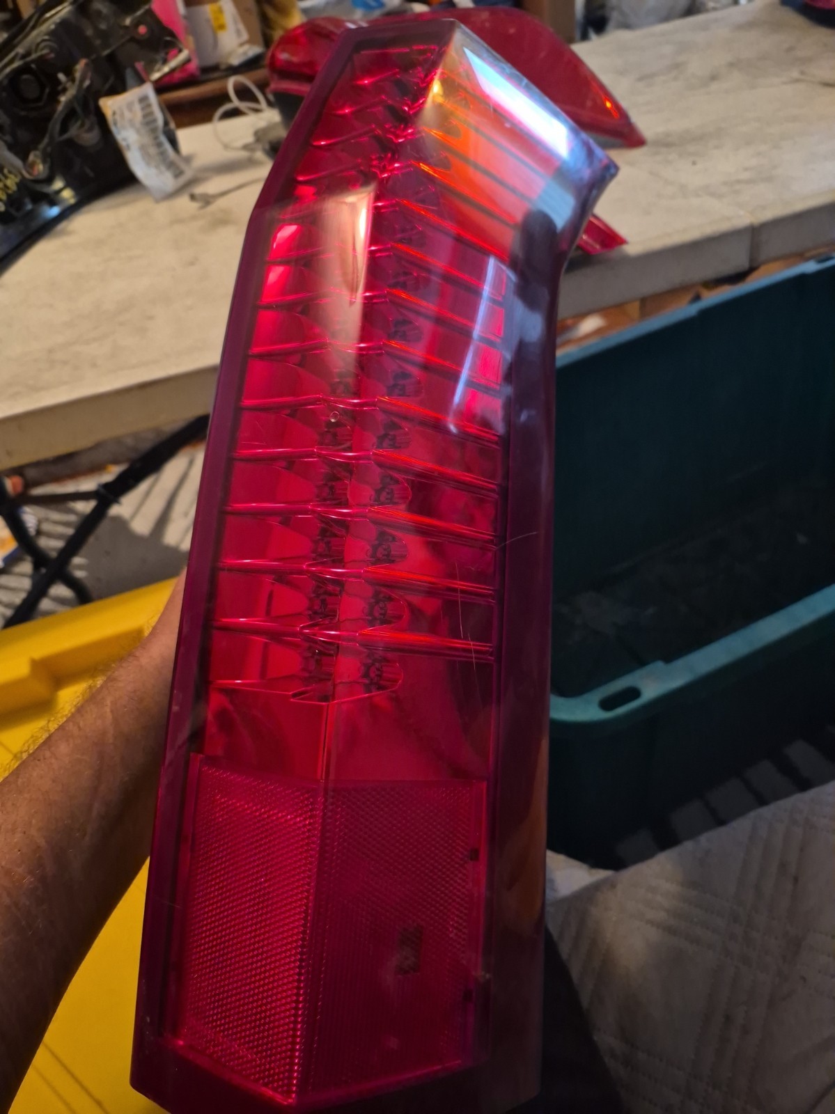 2004-2009 Cadillac SRX OEM Right Taillight Taillamp Tail Lamp Light 15253156 2004-2009 Cadillac SRX OEM Right Taillight Taillamp Tail Lamp Light 15253156