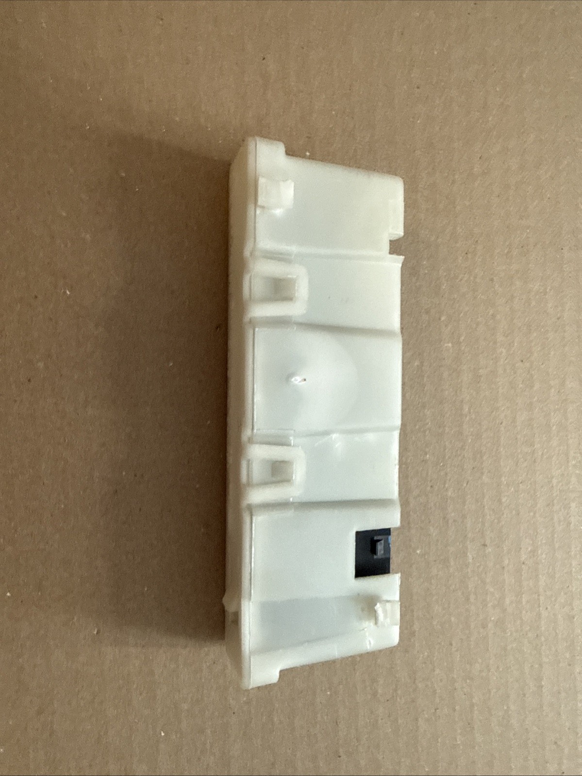 2004 2005 GMC Envoy XUV Rear Moveable Roof Motor Control Module