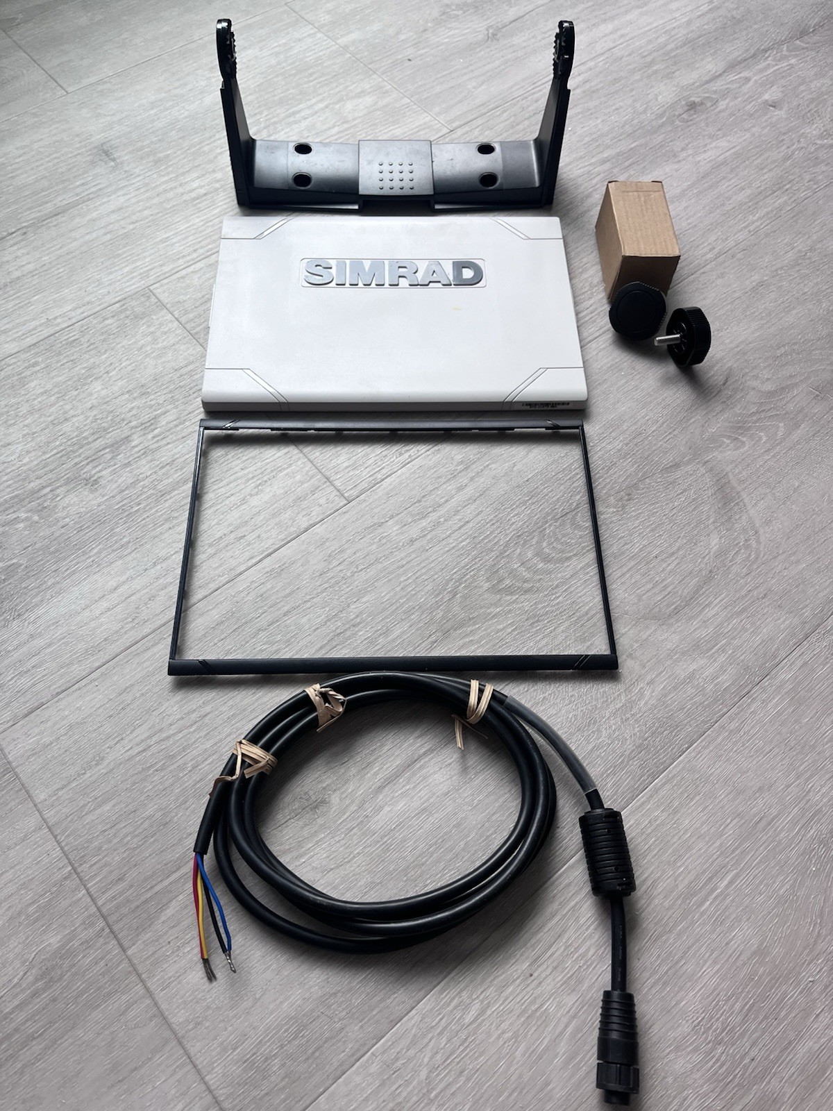 Simrad Boat Fish Finder Bracket 072-21867-01 | Gimbal, Cord, Screen Pro, Trim