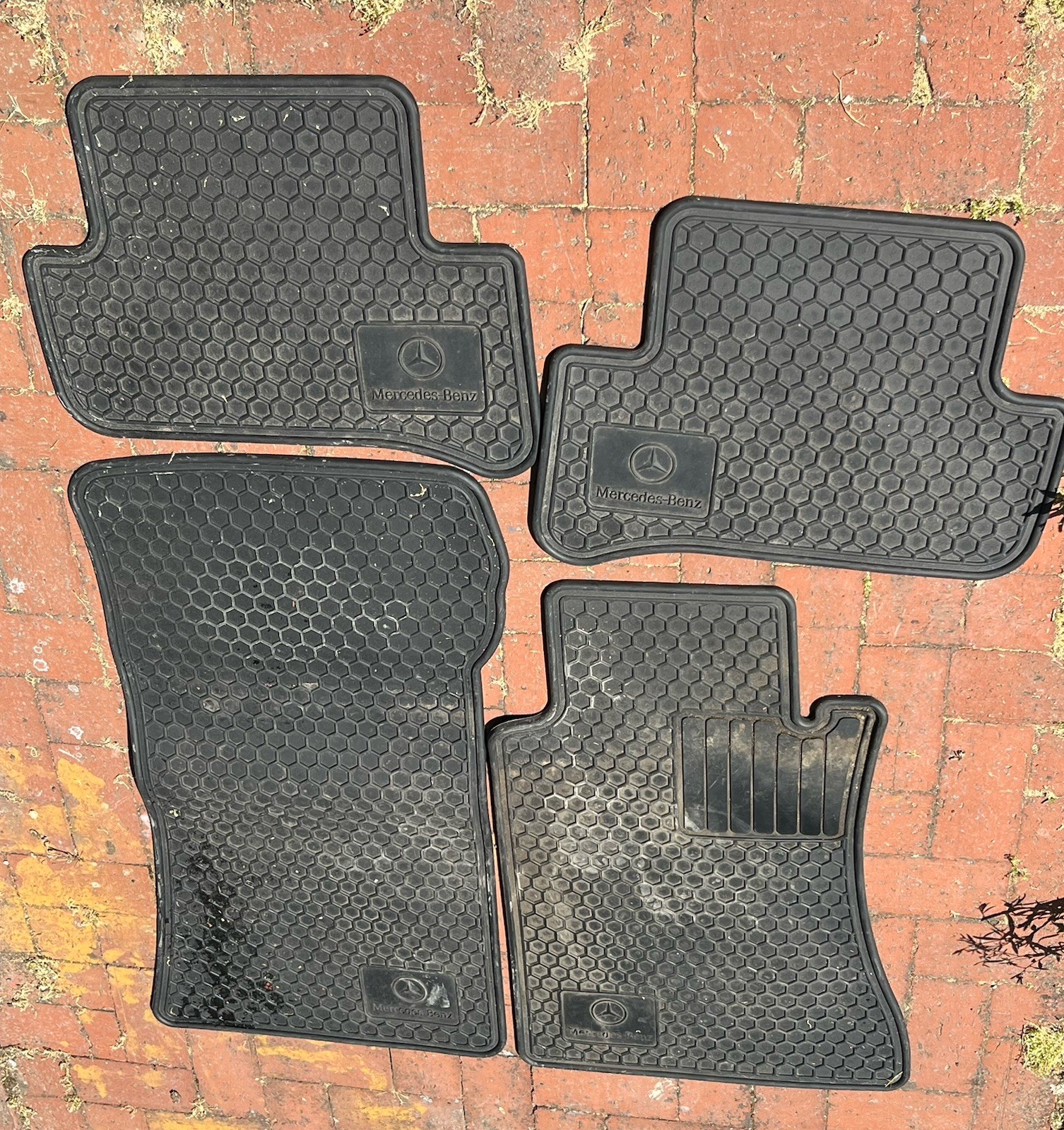 01-07 Mercedes-Benz W203 C-Class OEM Front & Rear Rubber Floor Mat Set Black 01-07 Mercedes-Benz W203 C-Class OEM Front & Rear Rubber Floor Mat Set Black