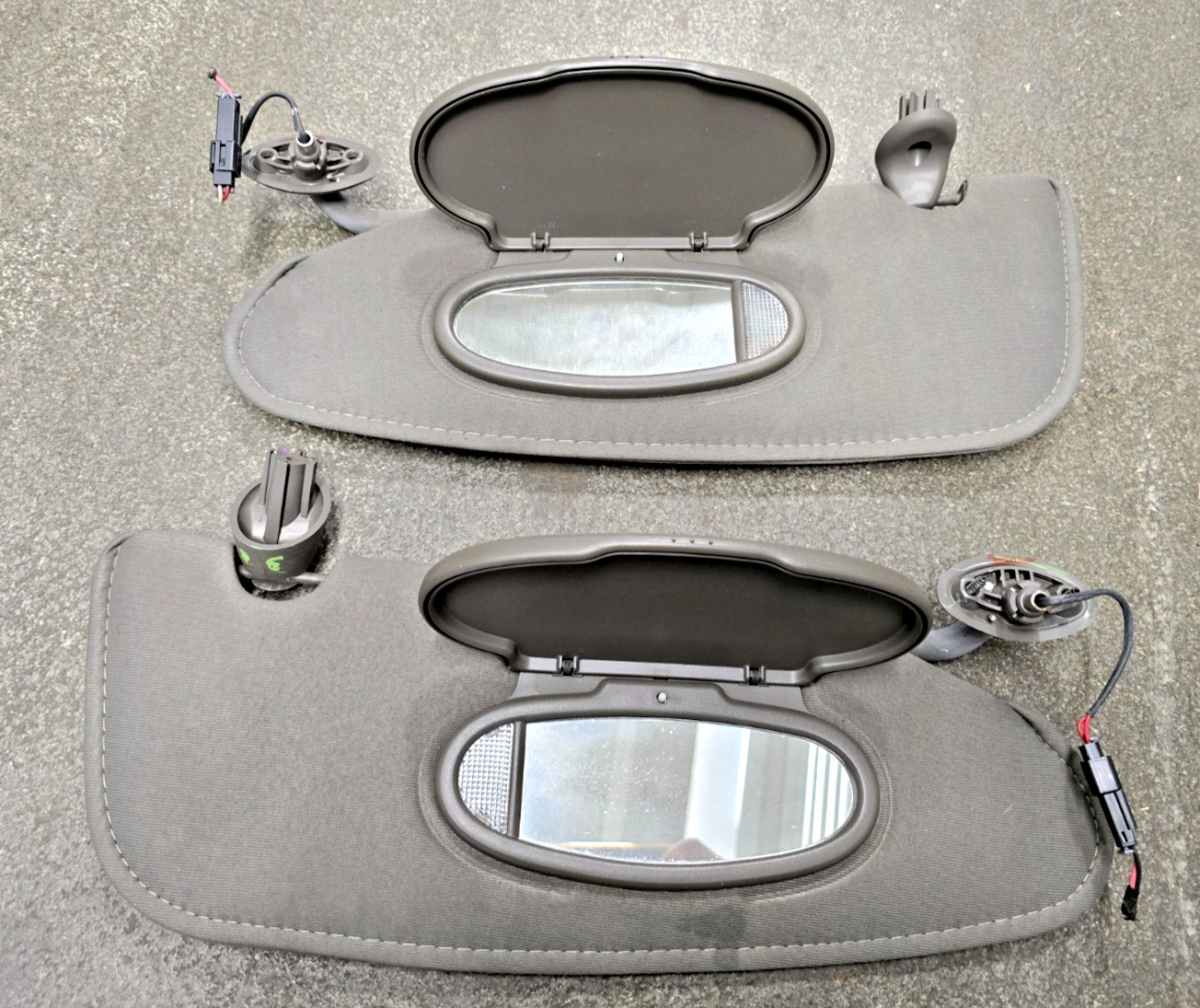 05-08 Chrysler PT Cruiser Convertible Sun Visors Sunvisors Grey Gray PAIR