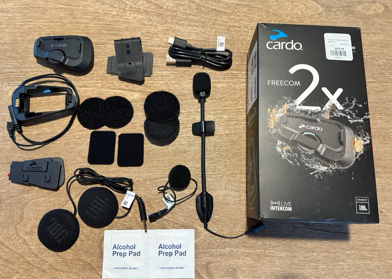 Cardo Freecom 2x Single Headset Bluetooth with JBL speakers Cardo Freecom 2x Single Headset Bluetooth with JBL speakers