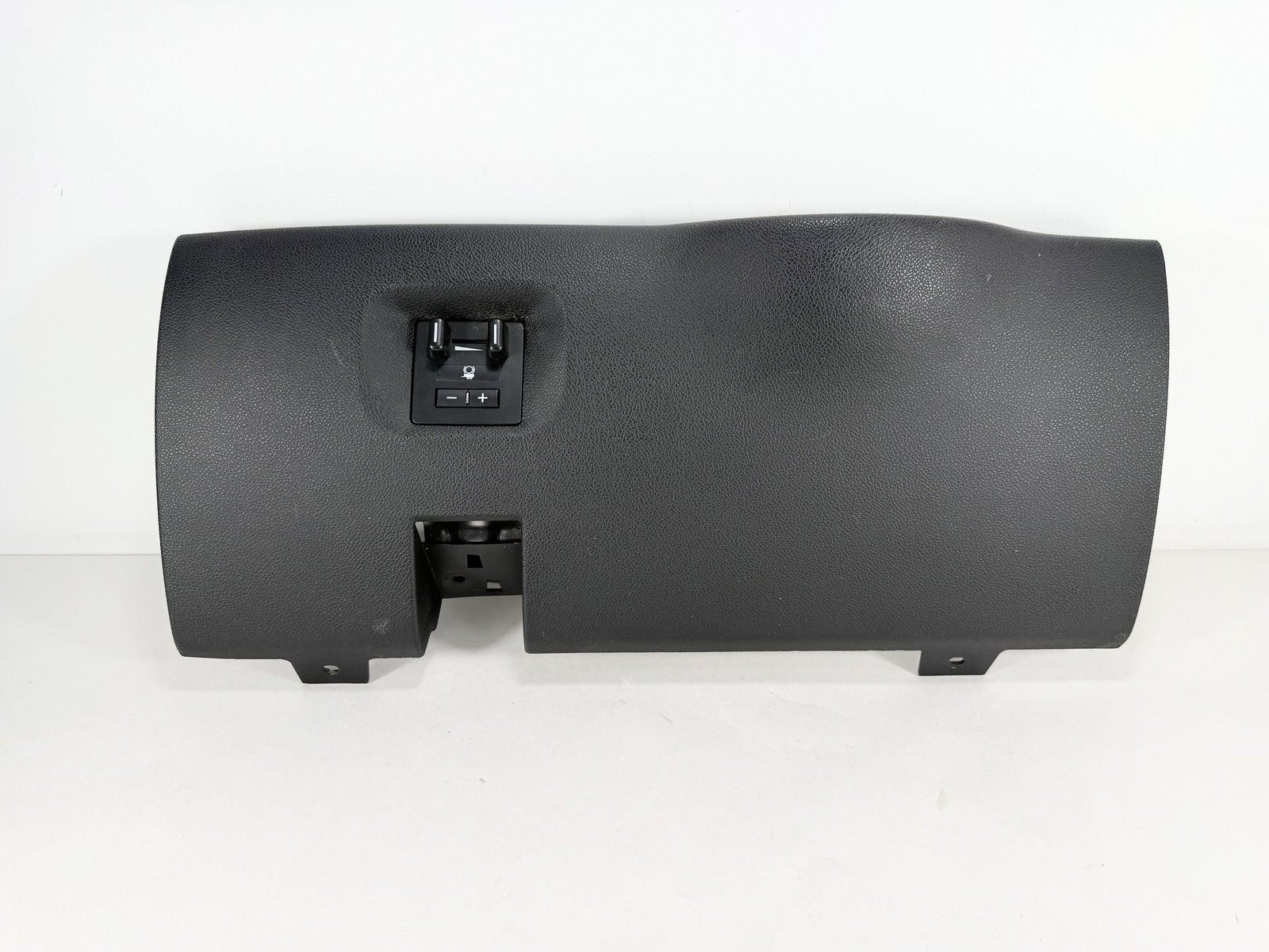 2007-2009 Silverado Sierra Driver Interior Dash Knee Panel W/trailer Brake OEM