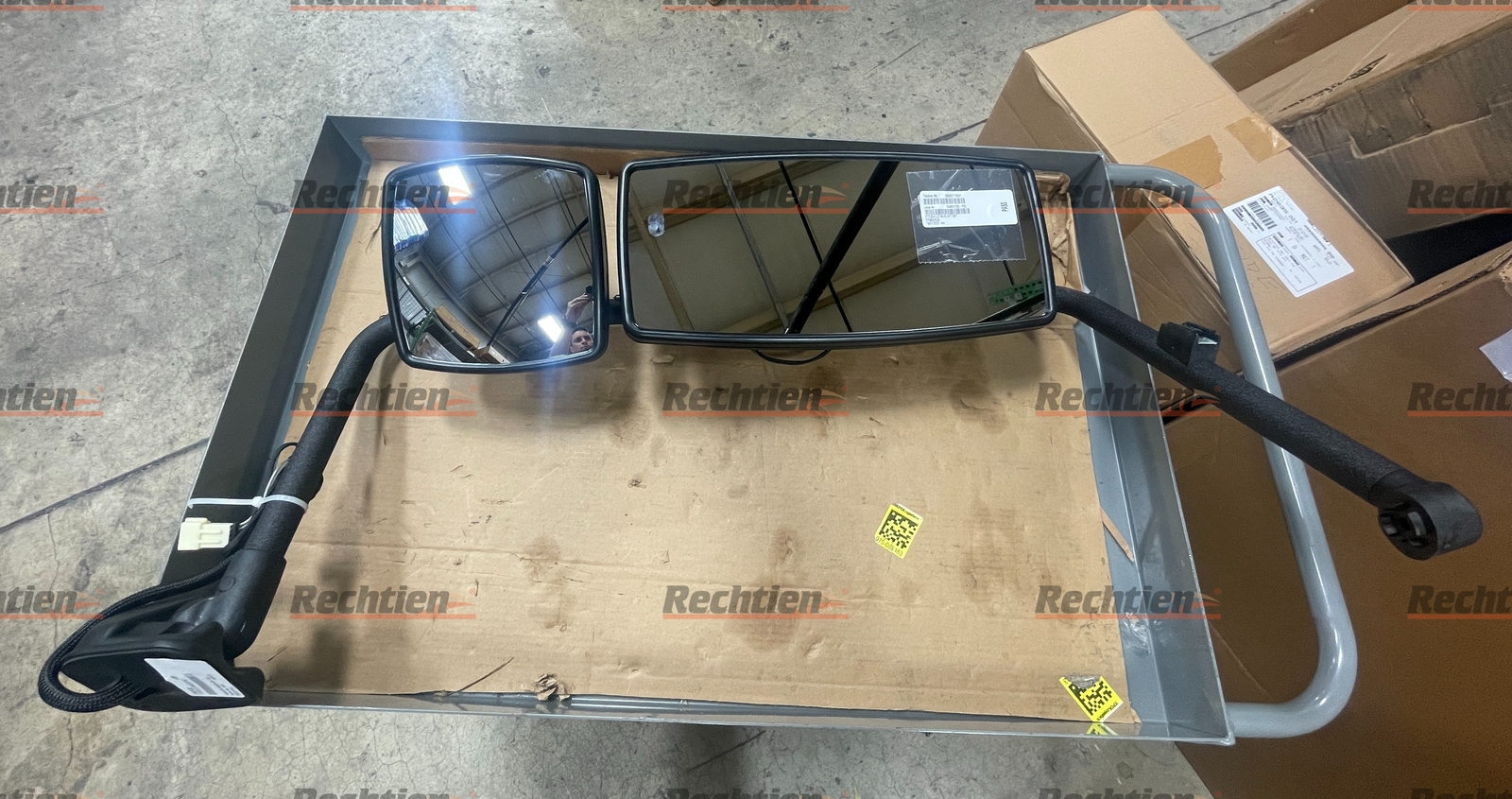 NAVISTAR MIRROR,REAR VIEW , LH STD-CVX 3756624C92