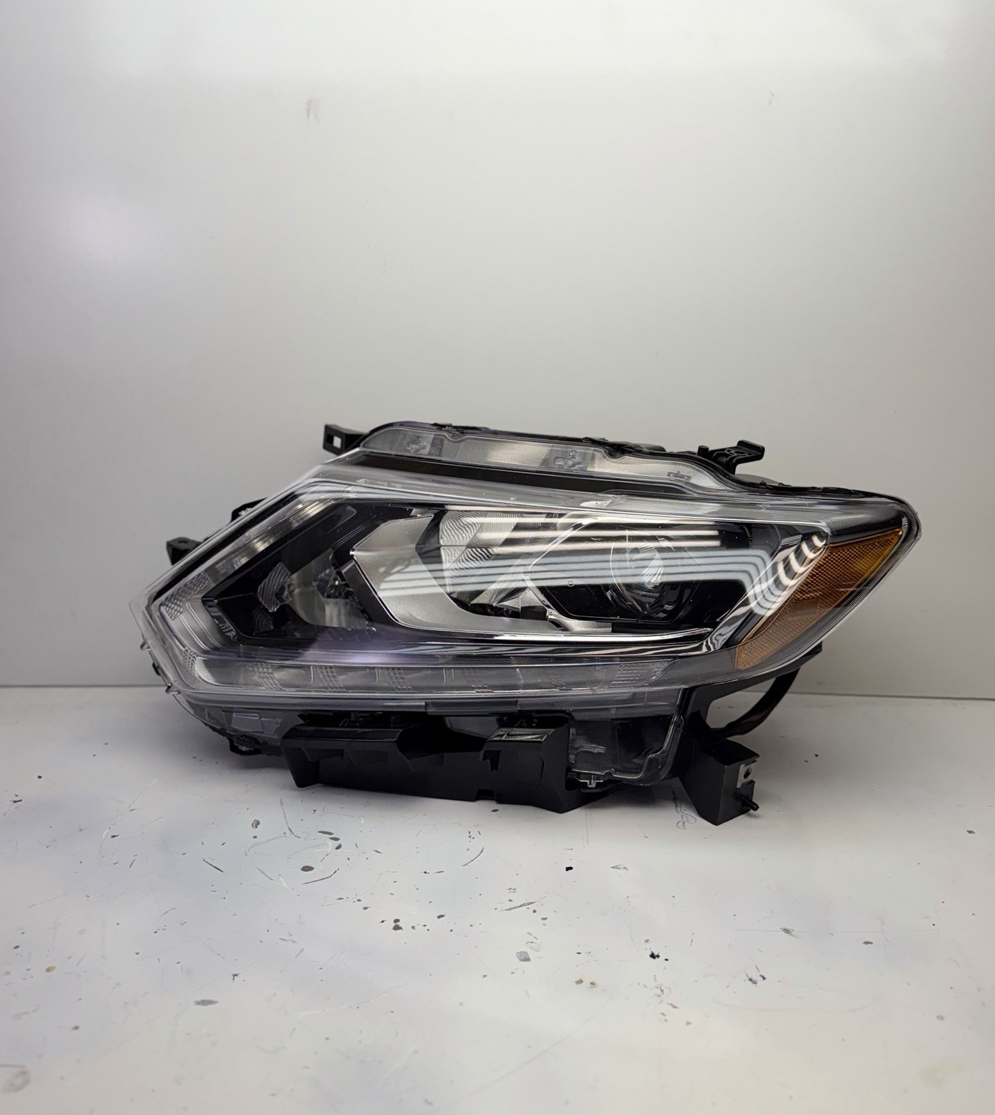 2014-2016 Nissan Rouge Headlight Lamp LH Left Driver Side OEM
