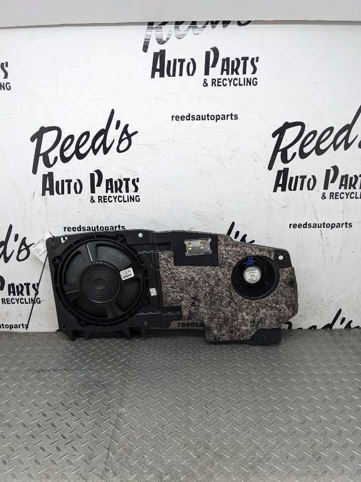 2009-2015 Cadillac CTS-V Bose Subwoofer Speaker Passenger Quarter Panel 1207051