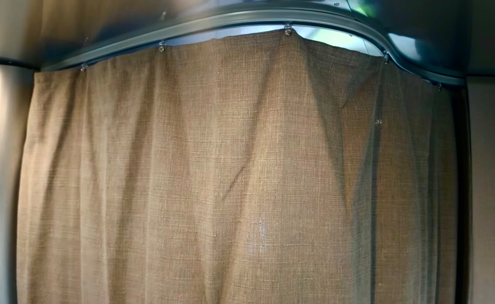 AIRSTREAM Original Beige/Taupe Privacy Long Curtain for 2025 Carvel 16RB AIRSTREAM Original Beige/Taupe Privacy Long Curtain for 2025 Carvel 16RB