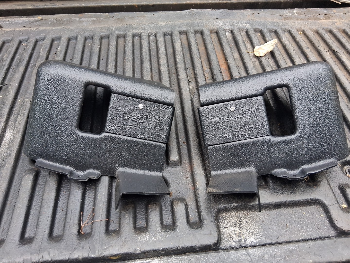1974 1977 Corvette C3 Interior Rear Quarter Panel Extensions Coupe  Black