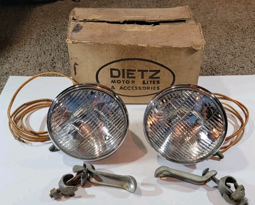Pair Of Dietz 809 Headlights And Brackets Chrome NOS 7 1/4” With Original Box 