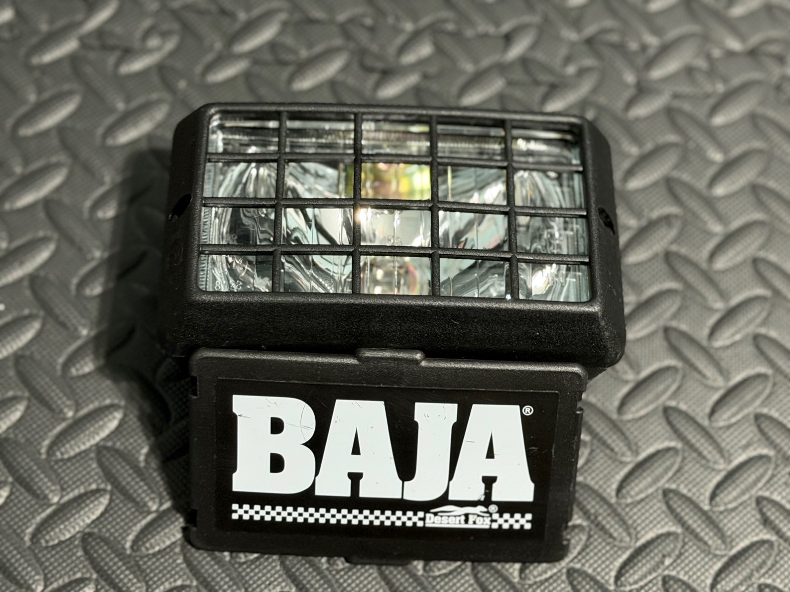 Desert Fox BAJA Tough C51B Halogen Quartz Off-Road Fog Truck Light 150W w Grill Desert Fox BAJA Tough C51B Halogen Quartz Off-Road Fog Truck Light 150W w Grill