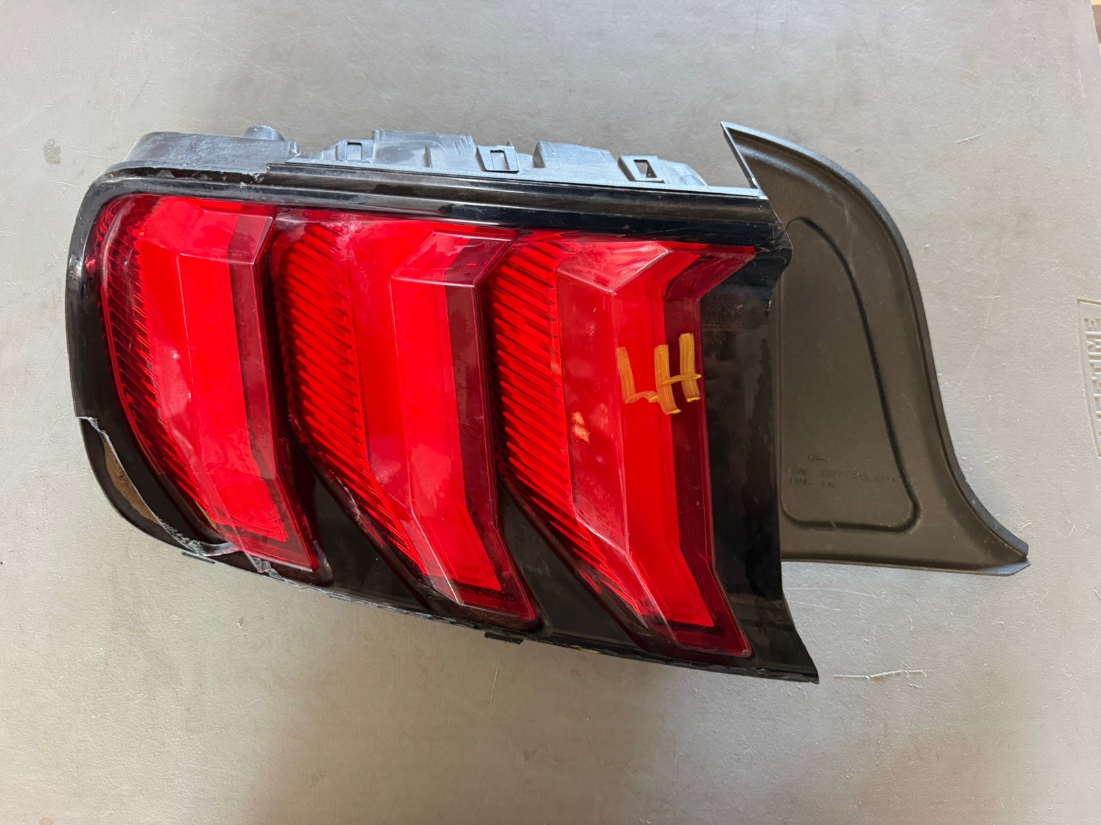 Ford Mustang 2018-2023 Tail Lights Lh (broken)