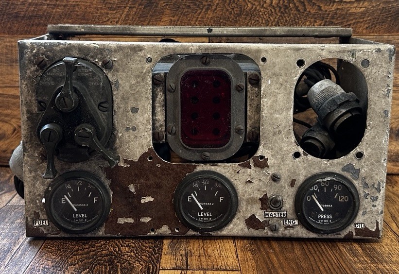 VINTAGE TANK ARMORED CONTROL PANEL STEWART WARNER GAUGES FUEL M113A USA MILITARY VINTAGE TANK ARMORED CONTROL PANEL STEWART WARNER GAUGES FUEL M113A USA MILITARY