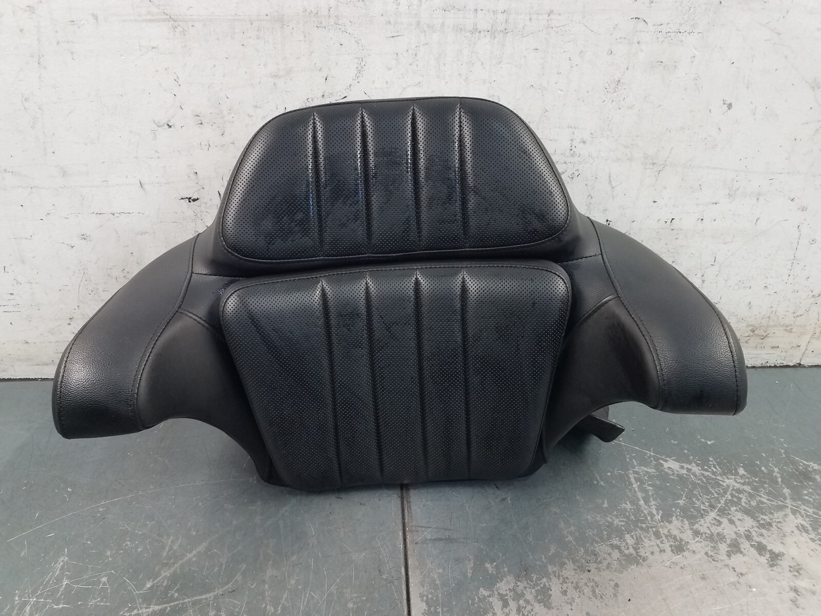 2020 17-23 Harley Davidson CVO Ultra Limited  Passenger Back Rest  #6978 V5