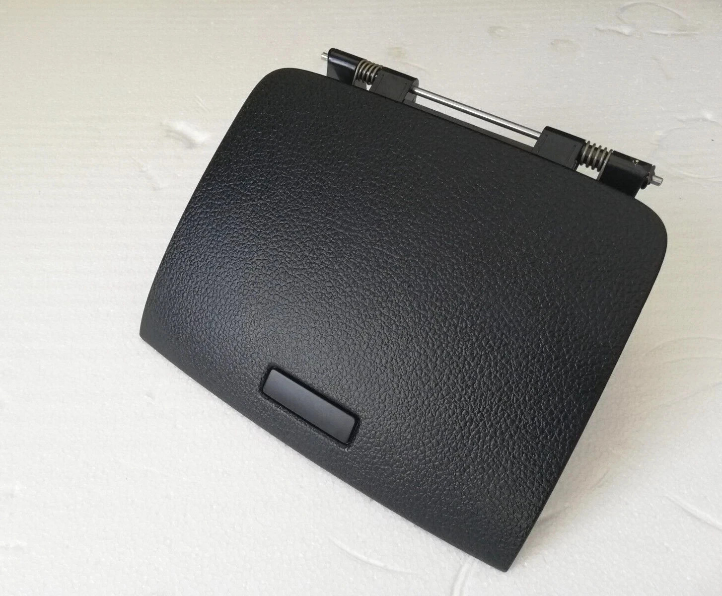 VW Touareg II Glove box central console 7P6857922