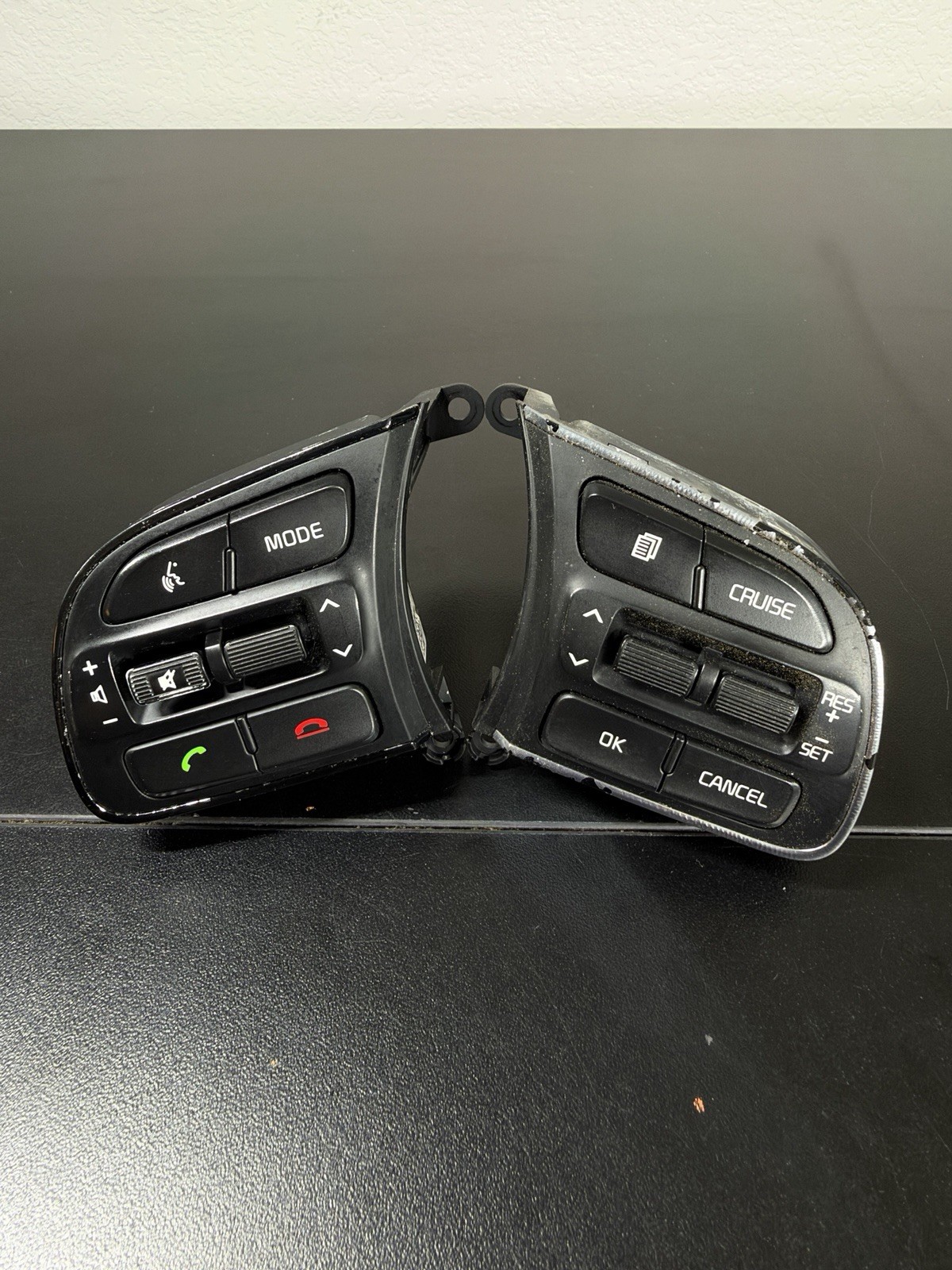 17-19 Kia Sportage Steering Wheel Control Switch Button 96710D9030 & 96720D9010