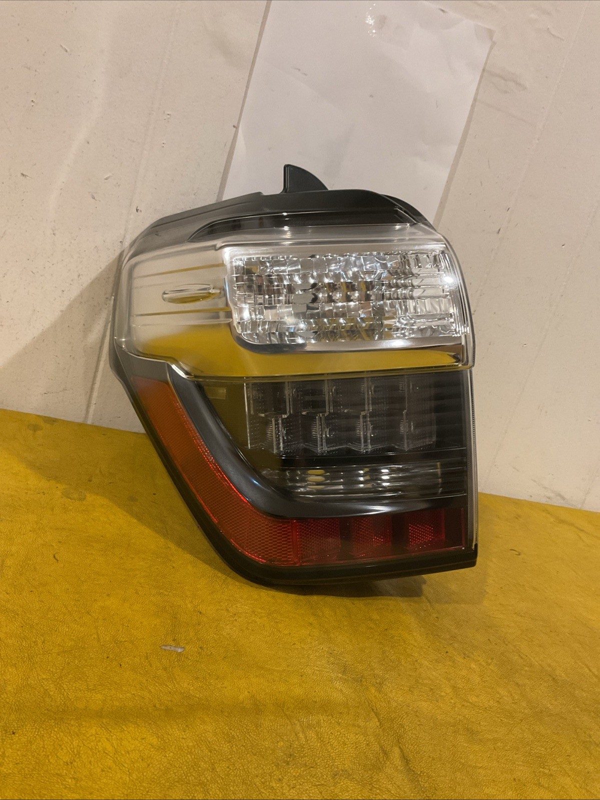 MINT 2014-2023 Toyota 4Runner Left Driver Side Taillight (No Bulbs / Wiring) OEM MINT 2014-2023 Toyota 4Runner Left Driver Side Taillight (No Bulbs / Wiring) OEM
