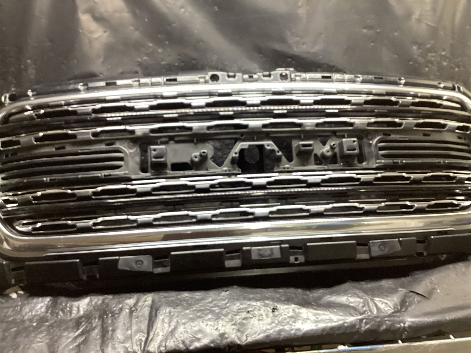 2019 20 21 DODGE RAM 1500 LIMITED MAIN GRILLE 68366527A