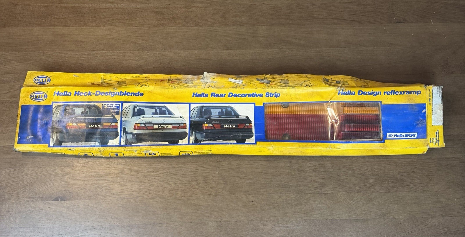 NOS Hella Heckblende Rear Reflector Mercedes W124 300E 300D Sedan 8XU005180-011 