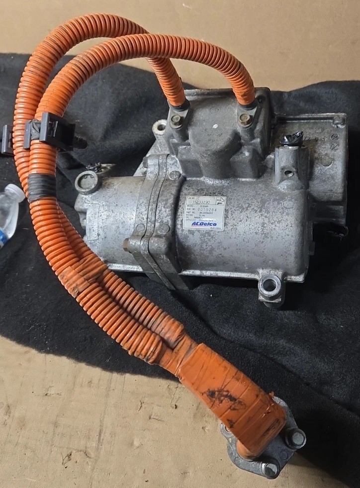 2008-2013 CHEVY TAHOE / GMC YUKON 6.0L HYBRID OEM A/C COMPRESSOR AC DELCO