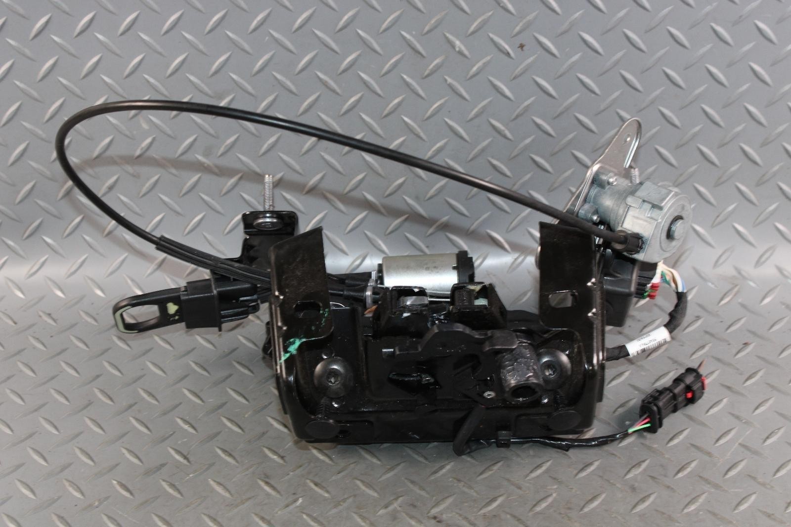 20-26 Corvette C8 OEM Trunk Deck Lid Liftgate Locking Latch Actuator Module Unit