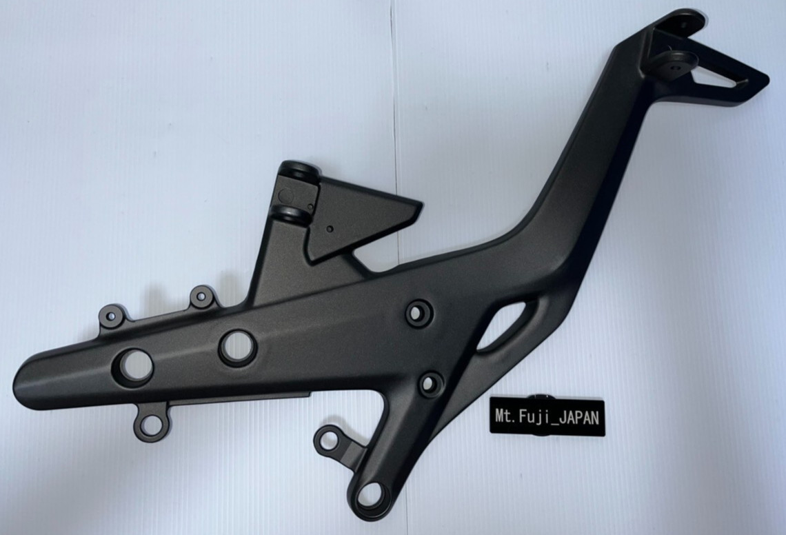 KAWASAKI Genuine 2012-2016 NINJA 650  RIGHT HAND STEP BRACKET 35063-0872-18R NEW