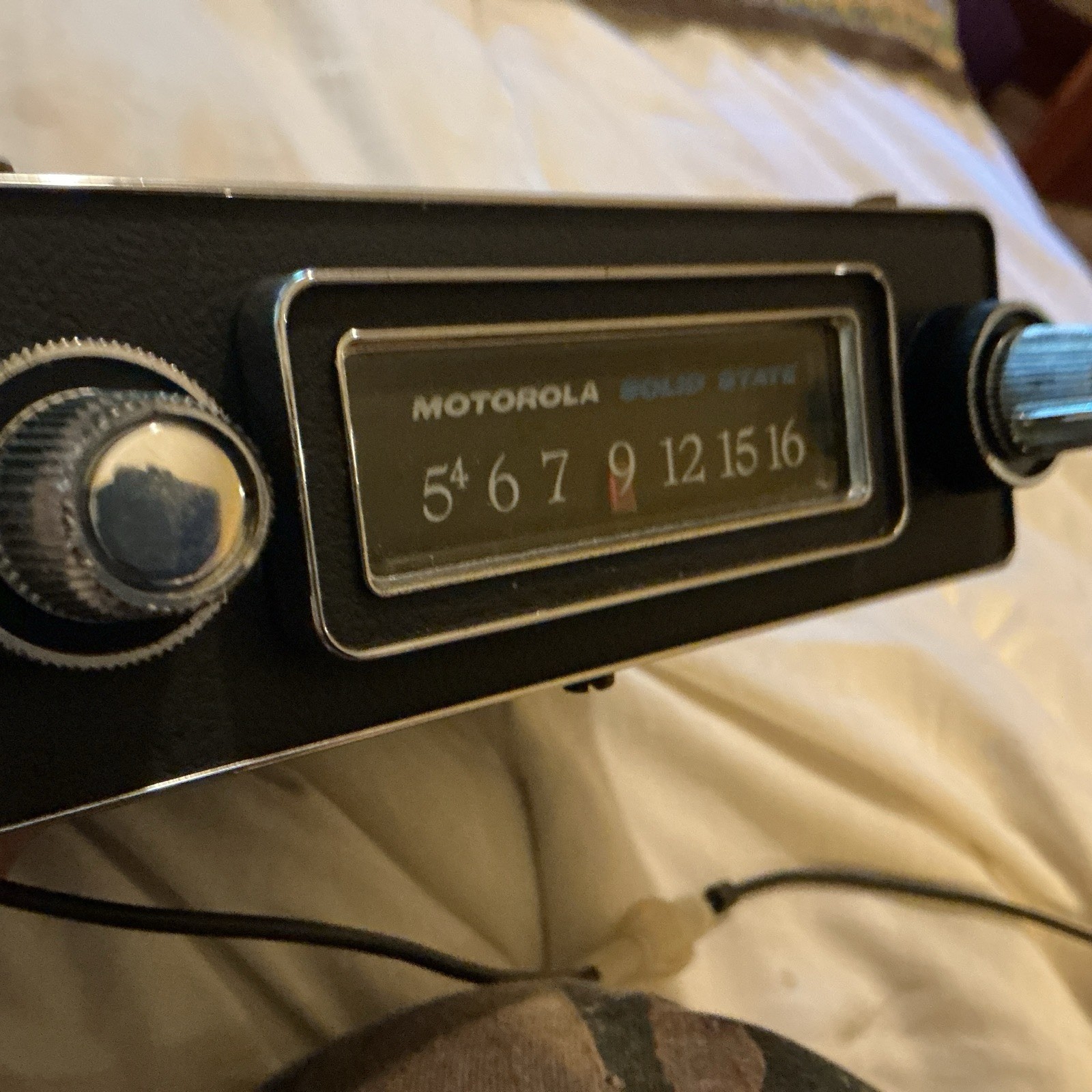 Vintage Motorola A.M. Car Radio Near New Vintage Motorola A.M. Car Radio Near New