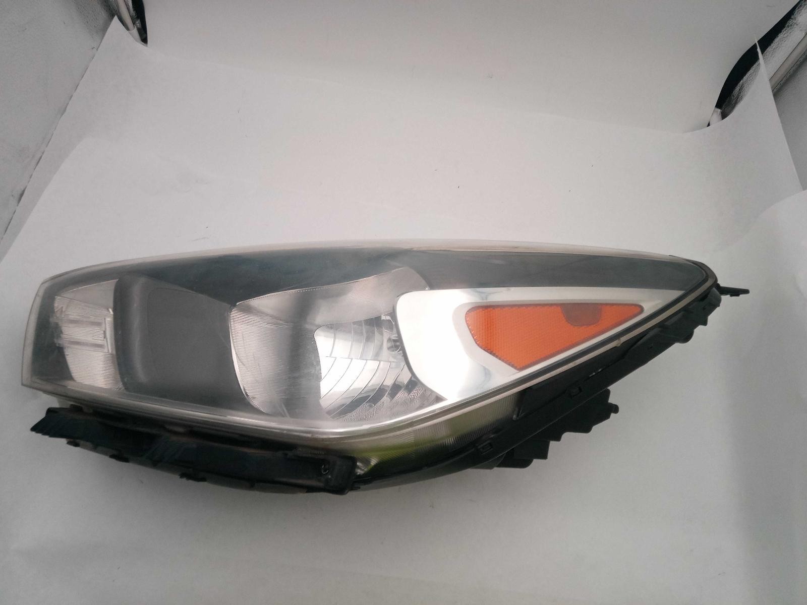 2018 KIA RIO Left Headlight Assembly OEM White 92101H9000 112K Miles