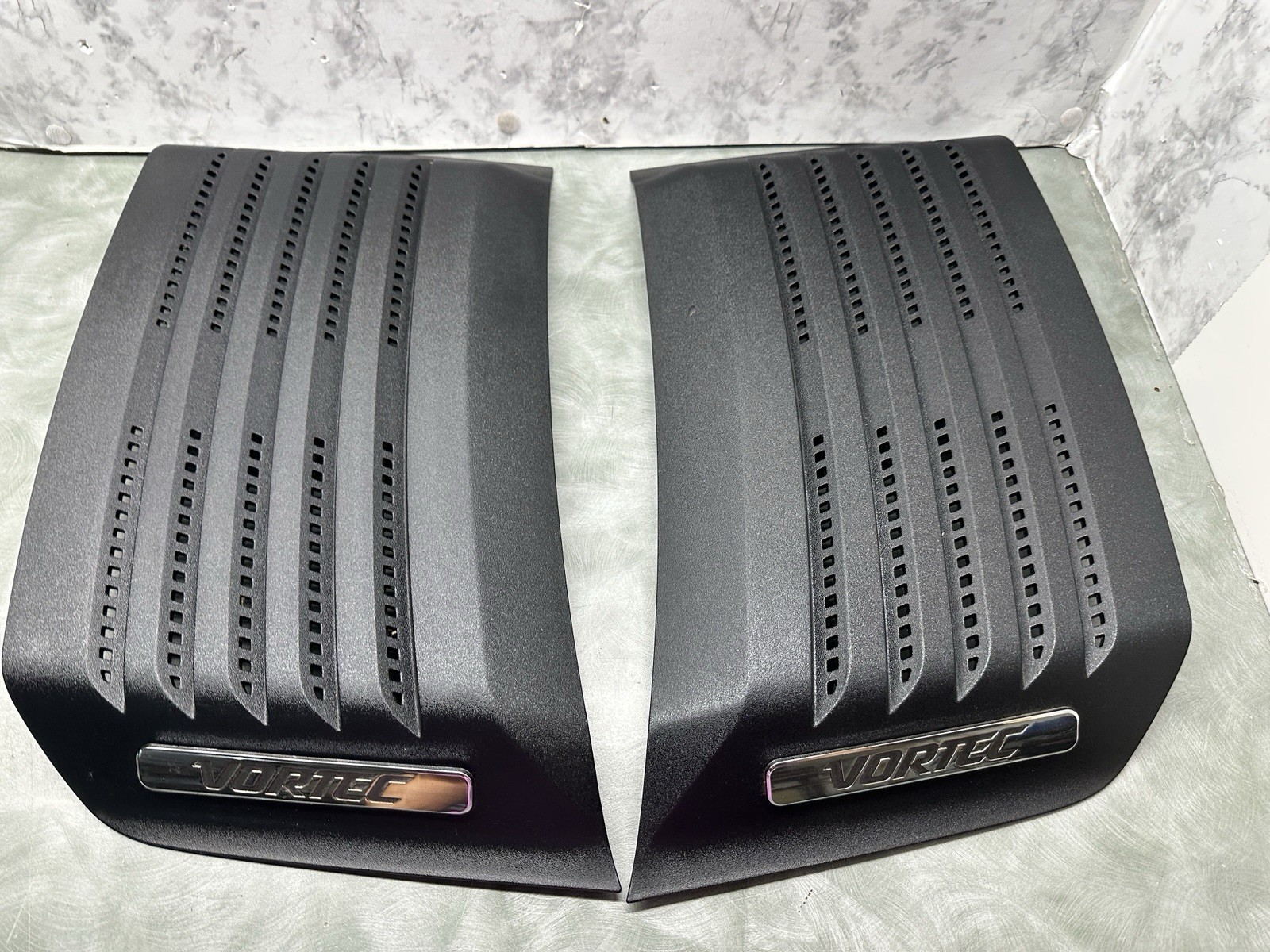 2007-2010 Chevy Silverado Left and Right Set Hood Top Grille 2500/3500