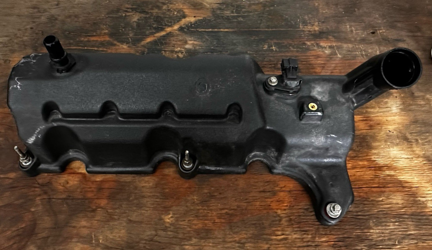 2005-2010 Ford Mustang 4.0L V6 Valve Cover LH Driver Side W/ Sensor OEM 2005-2010 Ford Mustang 4.0L V6 Valve Cover LH Driver Side W/ Sensor OEM