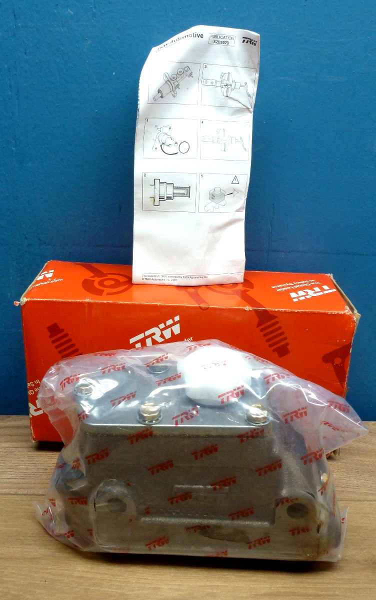 New TRW Dual Brake Clutch Master Cylinder MGA Frogeye MG Midget PMA703 GMC109Z New TRW Dual Brake Clutch Master Cylinder MGA Frogeye MG Midget PMA703 GMC109Z