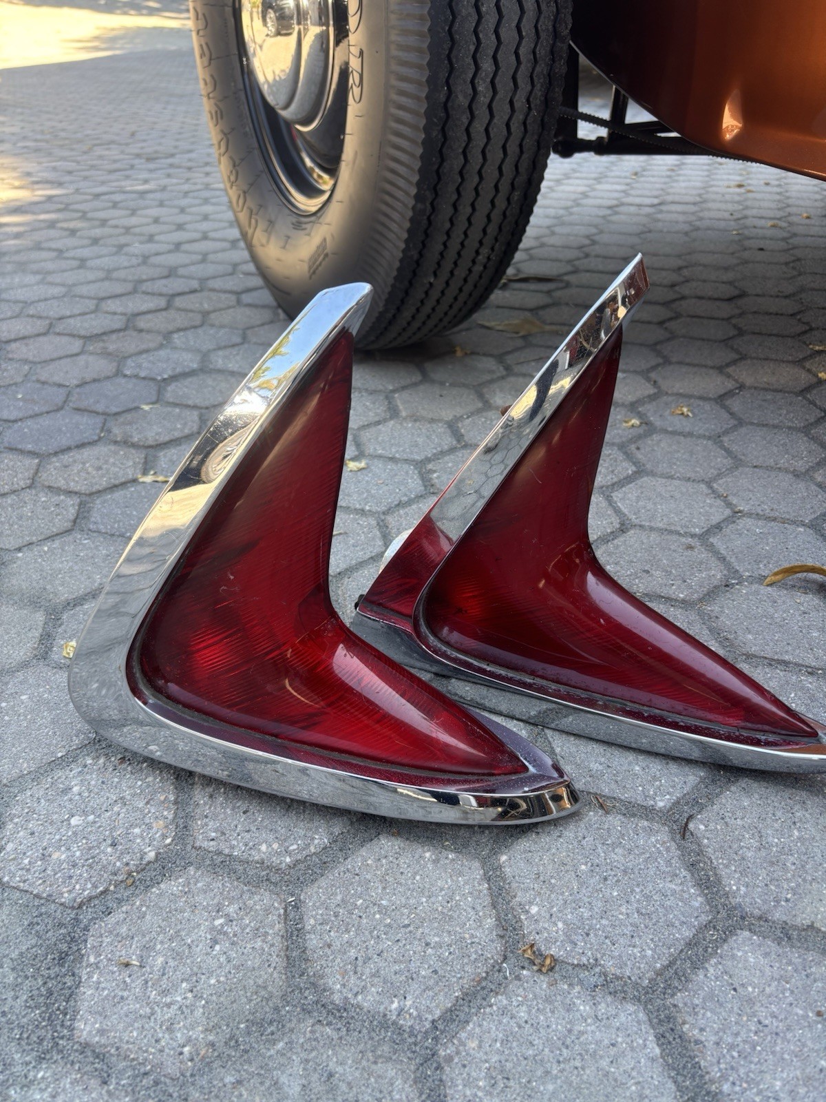 Taillight Assembly for 1960 Chrysler Models Kustom Hot Rod Low Rider