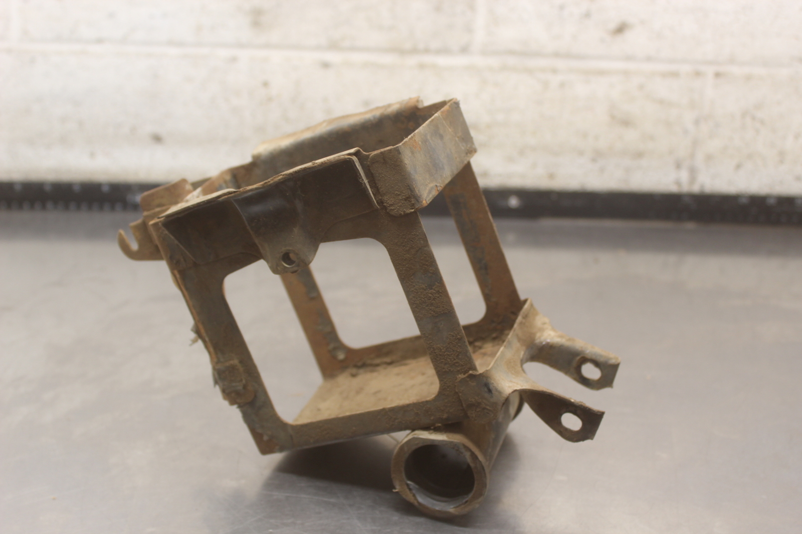 1968 Honda CL350 Scrambler BATTERY TRAY BOX H120