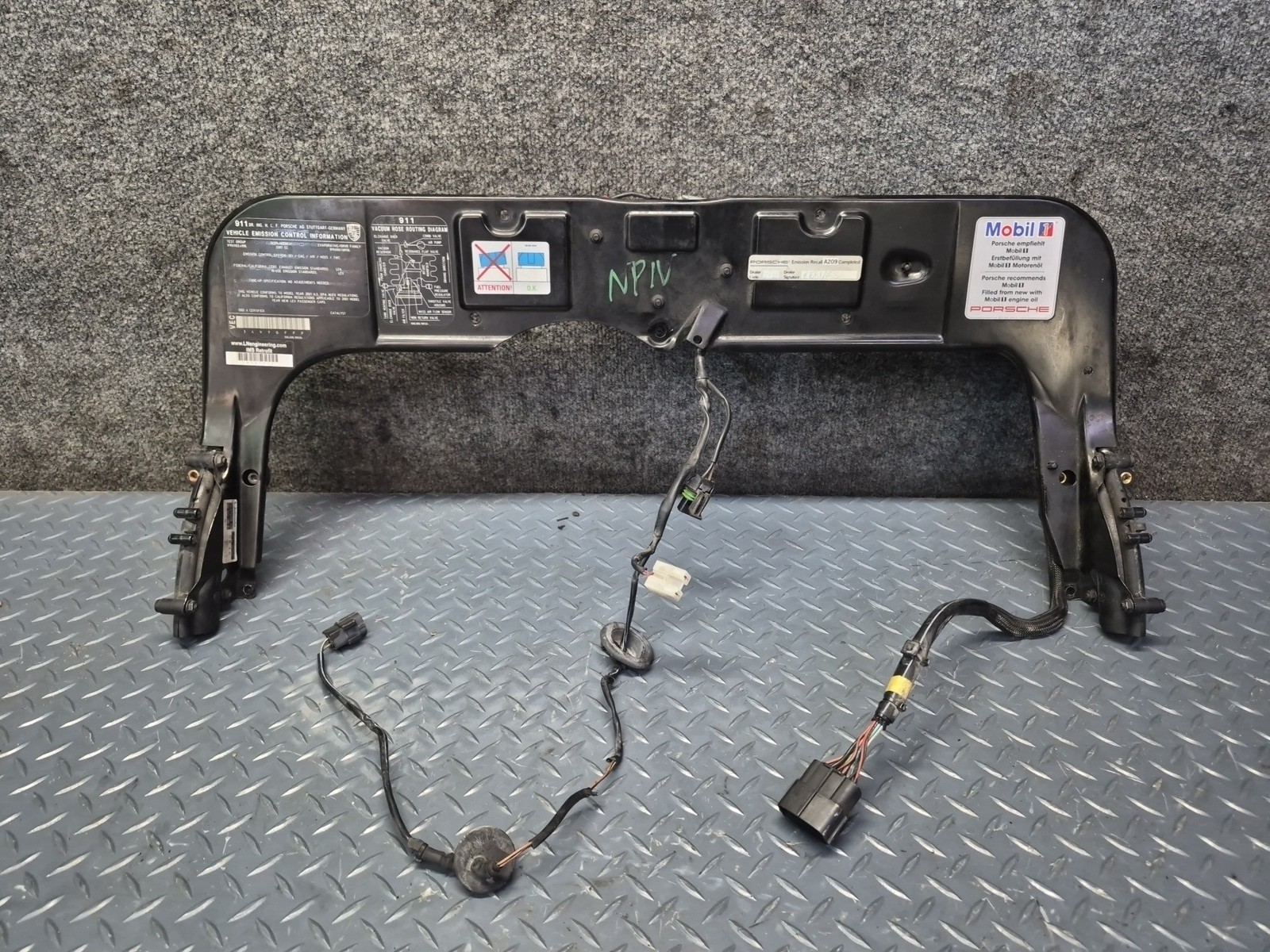 1999-2005 PORSCHE 911 CARRERA 996 REAR ENGINE DECK LID SPOILER DRIVE MOTOR ASSY