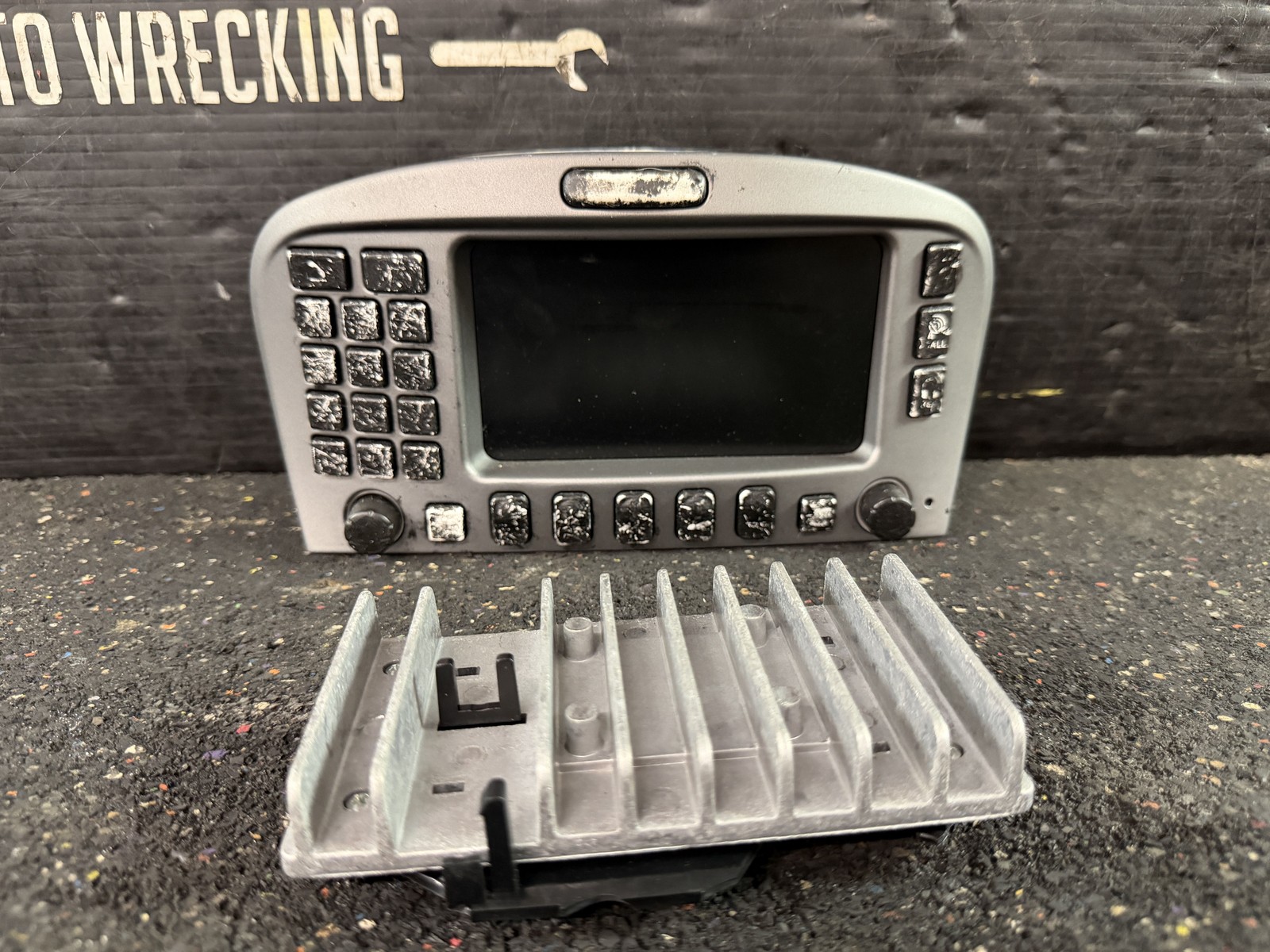 03-07 MASERATI COUPE GT *DAMAGED* RADIO STEREO NAVIGATION SCREEN RECEIVER 03-07 MASERATI COUPE GT *DAMAGED* RADIO STEREO NAVIGATION SCREEN RECEIVER
