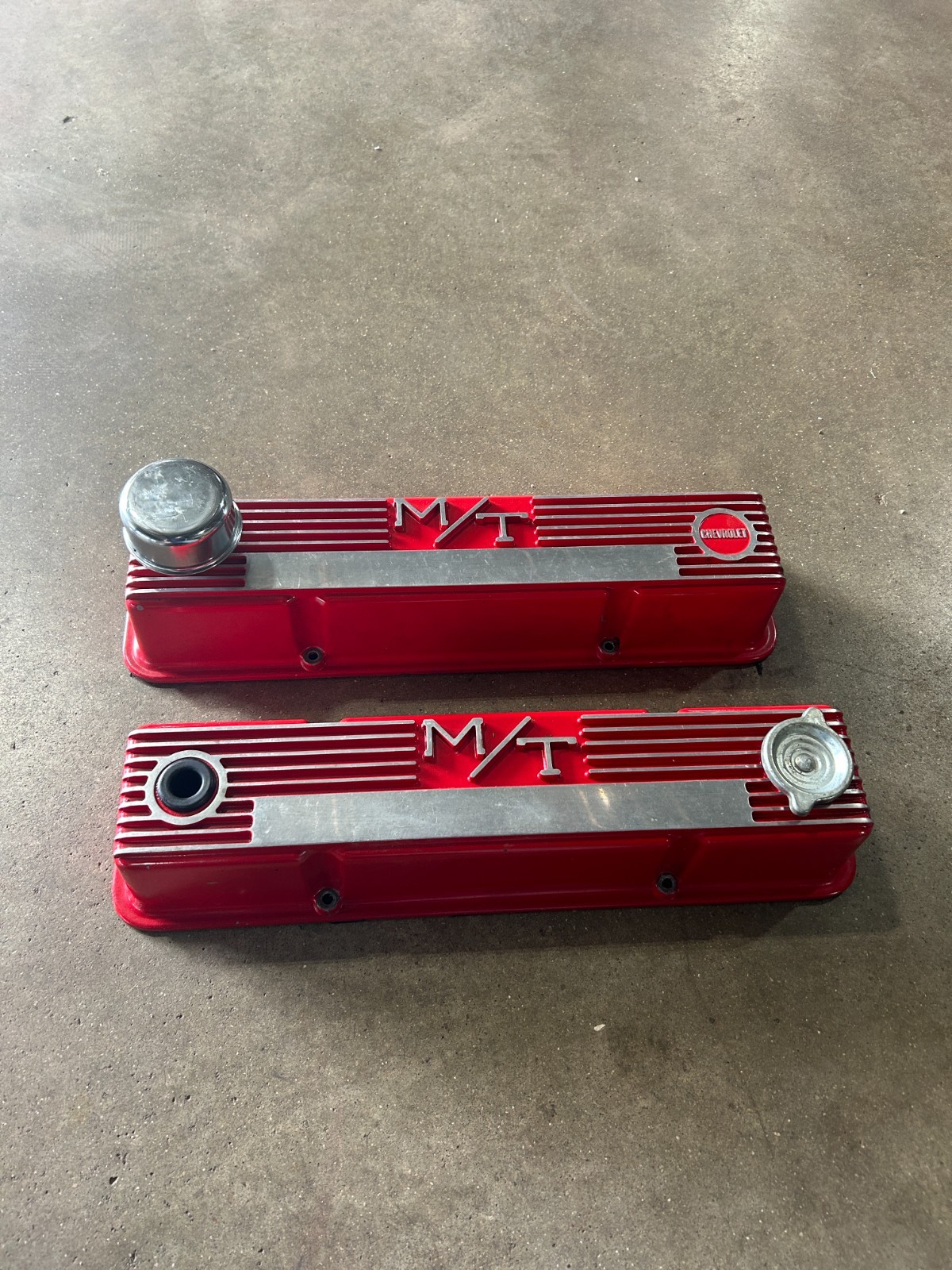 M/T SBC CHEVROLET CHEVY FINNED VALVE COVERS 140R-50B MICKEY THOMPSON ALUMINUM M/T SBC CHEVROLET CHEVY FINNED VALVE COVERS 140R-50B MICKEY THOMPSON ALUMINUM