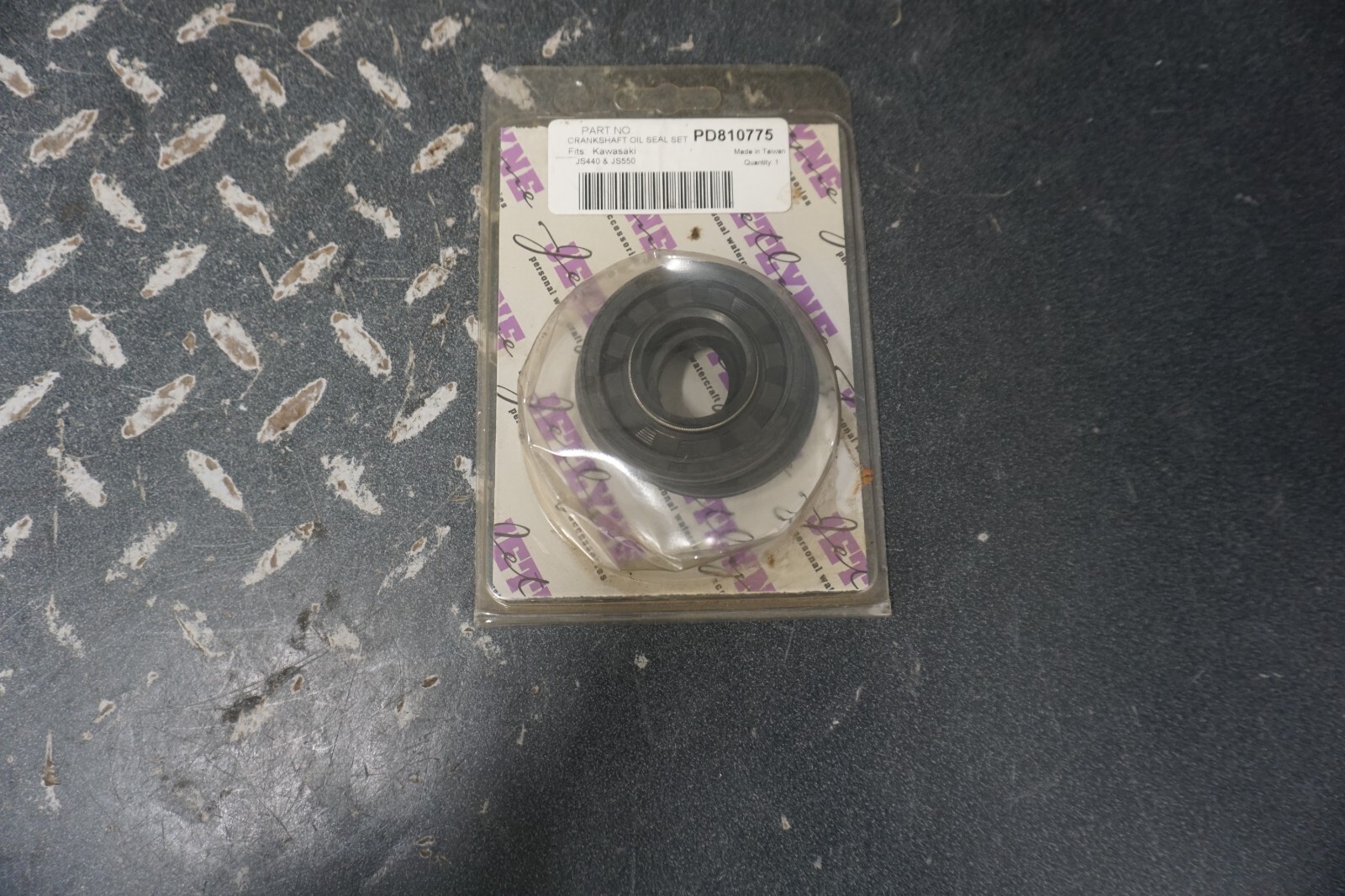 1977-1995 Kawasaki SX550 JS440 & JS550 (JETLYNE) Crankshaft Oil Seal Set