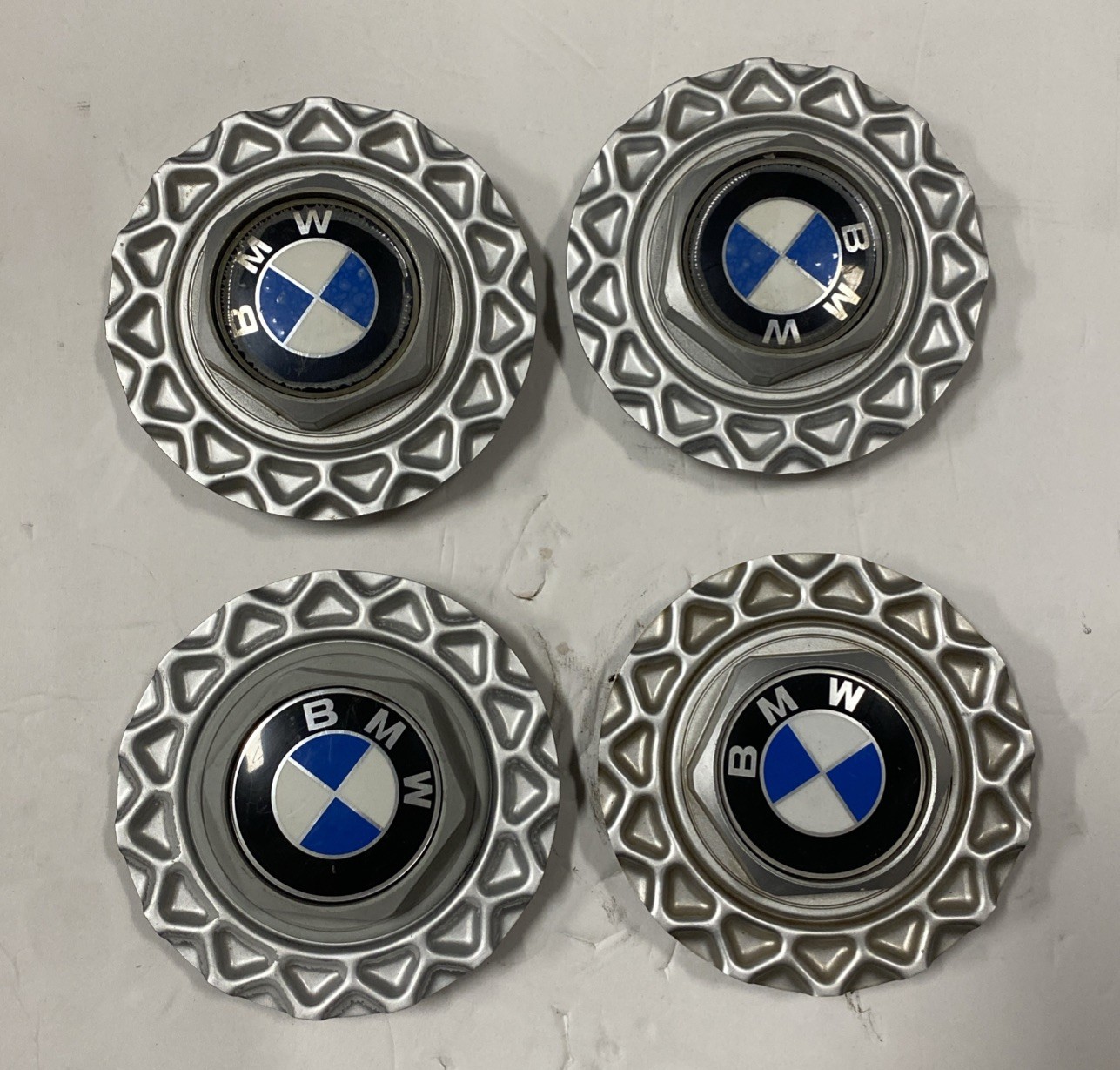 BMW E21 E23 E24 E28 E30 320I M3 WHEEL CENTER HUB COVER EMBLEM BADGE SET 4 OEM