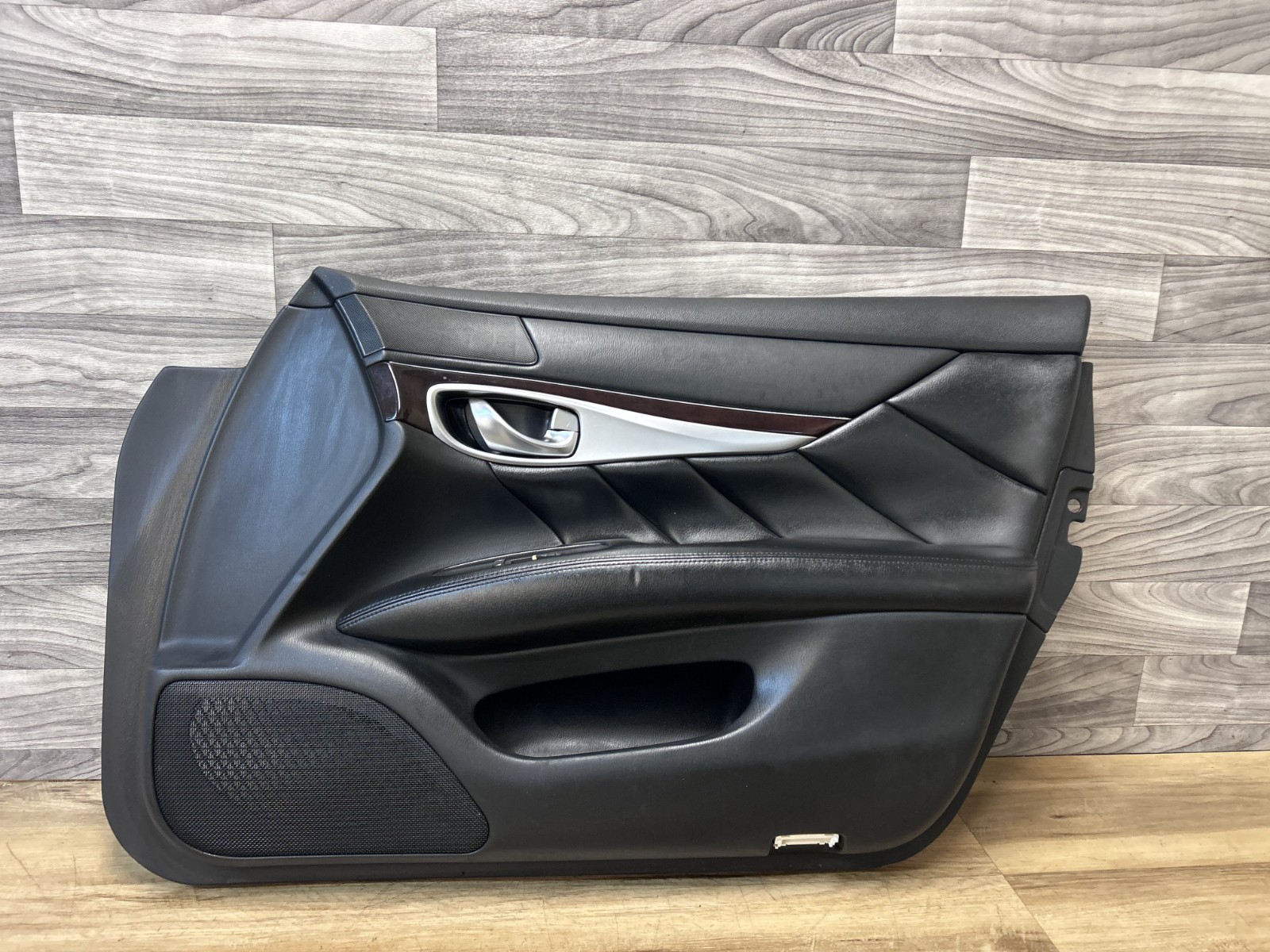 INFINITI M37 Q70 OEM FRONT RIGHT PASSENGER SIDE DOOR INTERIOR PANEL (2011_2019)