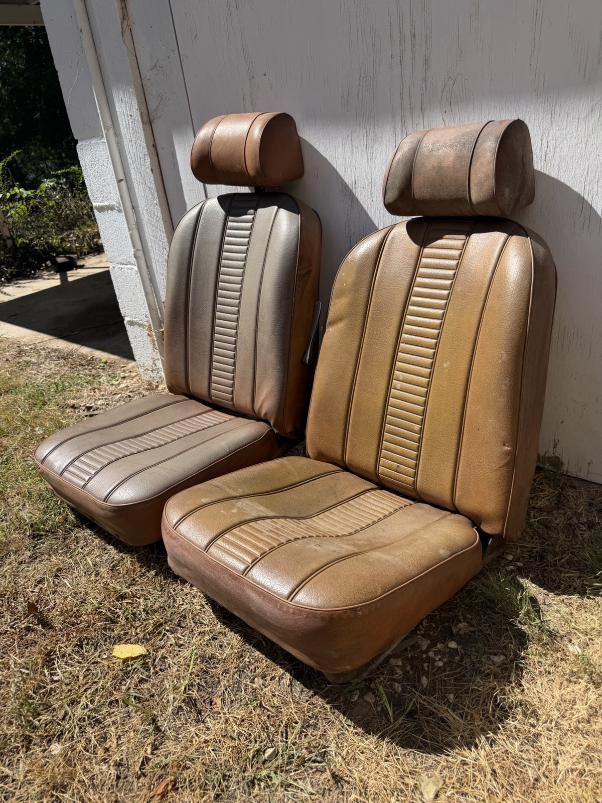 MG MGB roadster seats
