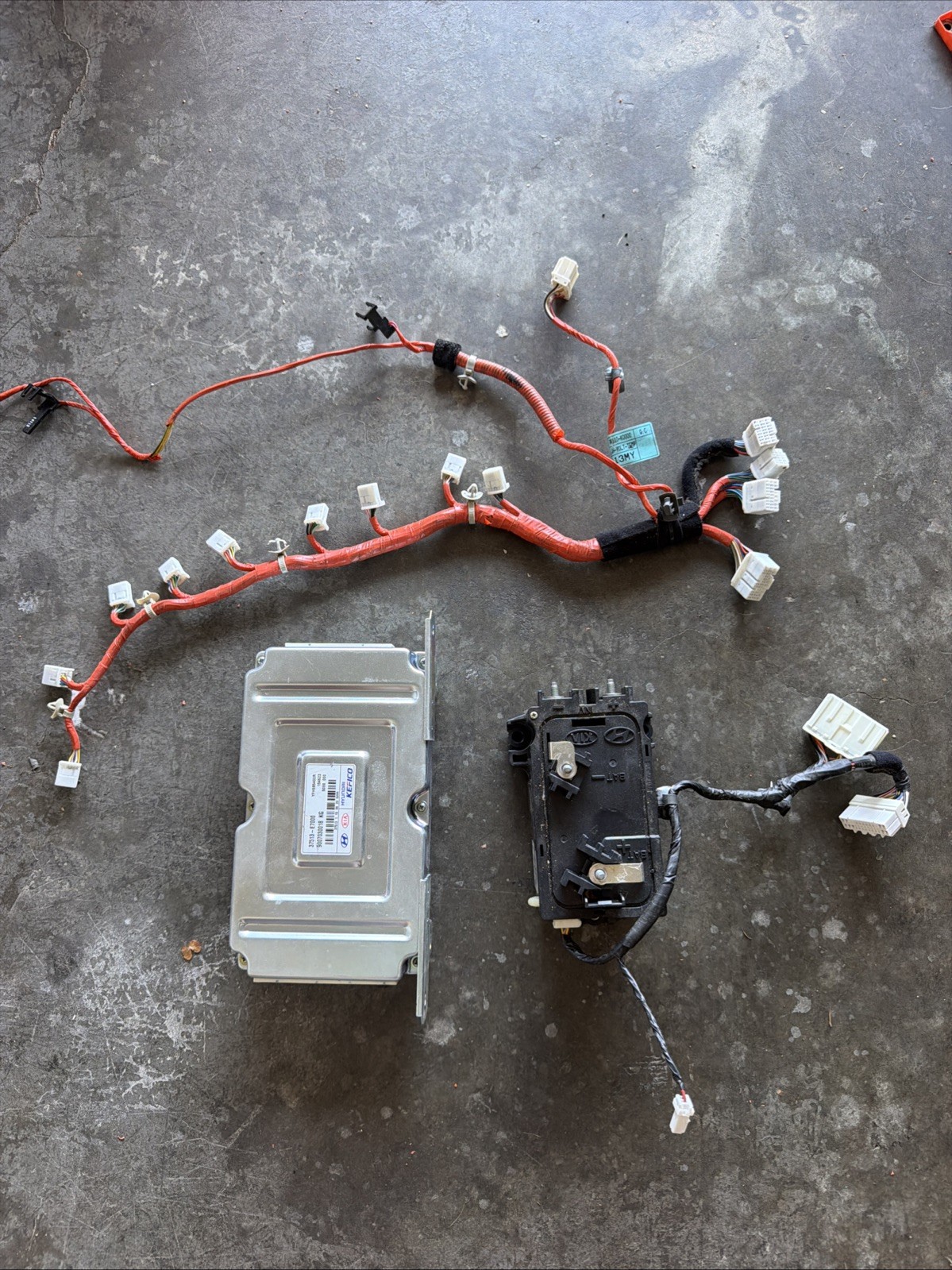 11-2016 Kia Optima Hyundai Sonata Hybrid Battery ecu 37513 - E7000