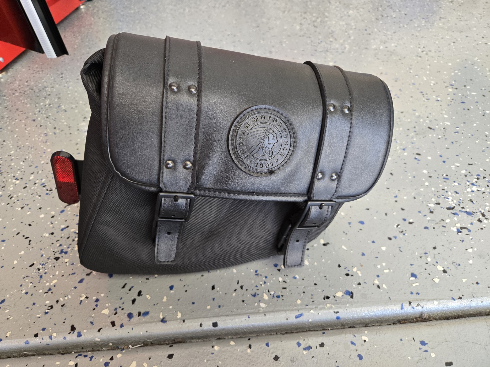 INDIAN MOTORCYCLES SCOUT SADDLEBAG 2884965-01 INDIAN MOTORCYCLES SCOUT SADDLEBAG 2884965-01