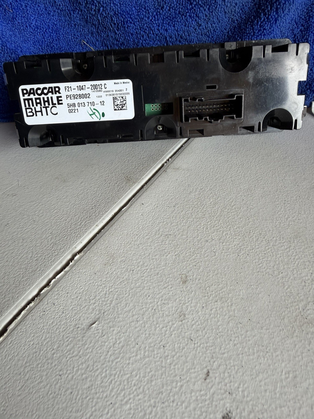 HVAC Control Head F21-1047-20012