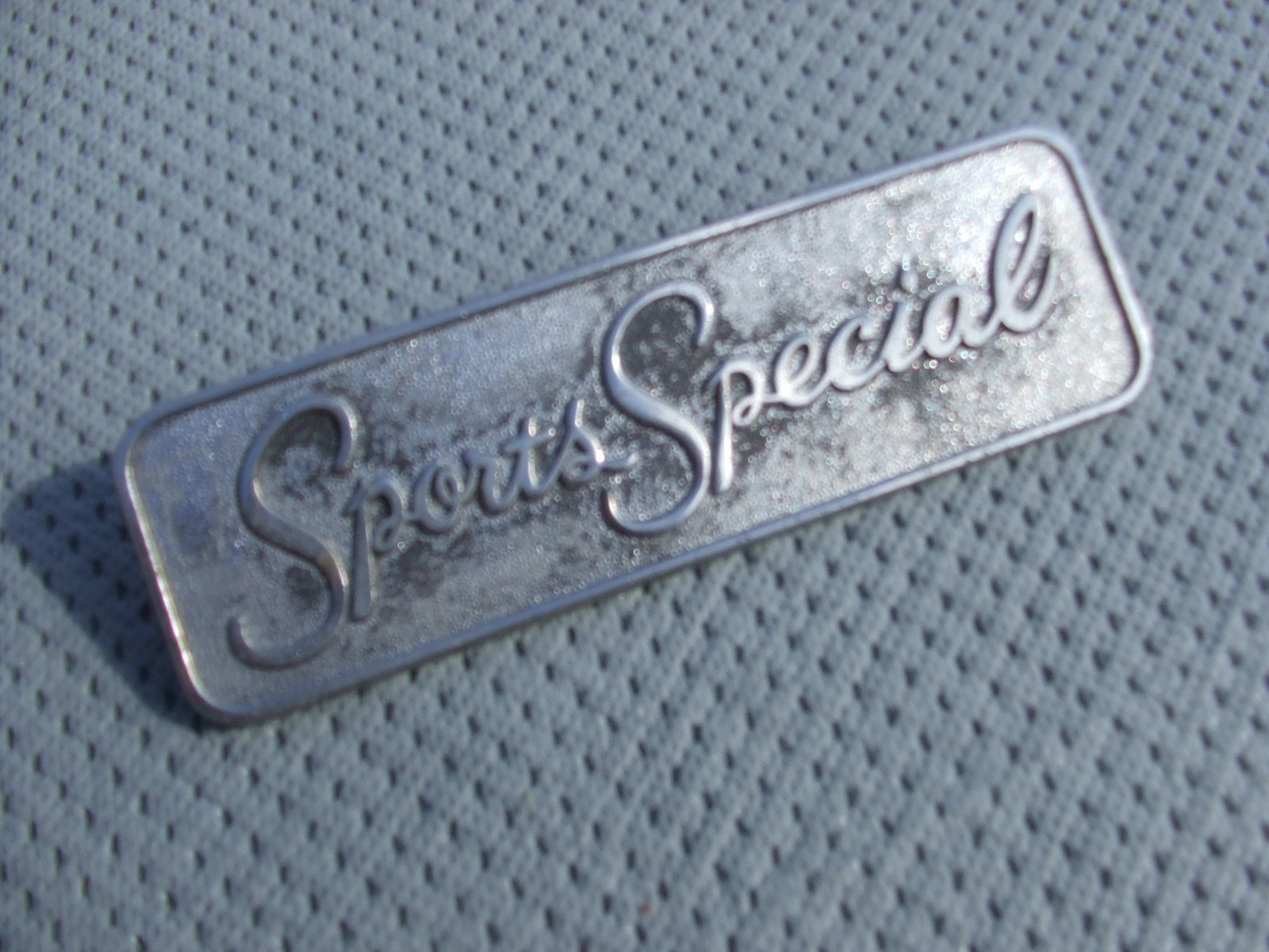 68 1968 Dodge Dart Sports Special emblem original